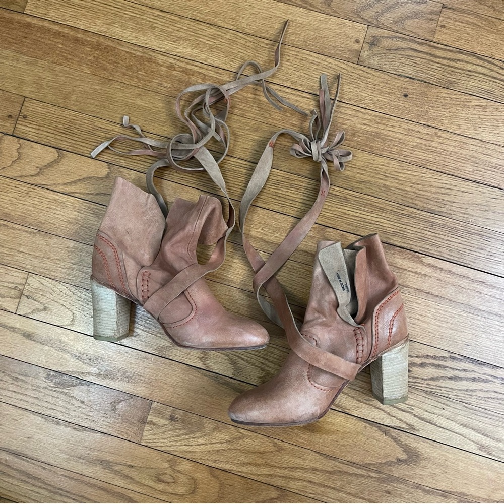Free People Seven Wonders Leather Tie Heeled Booties Size 8 Boho Cottagecore